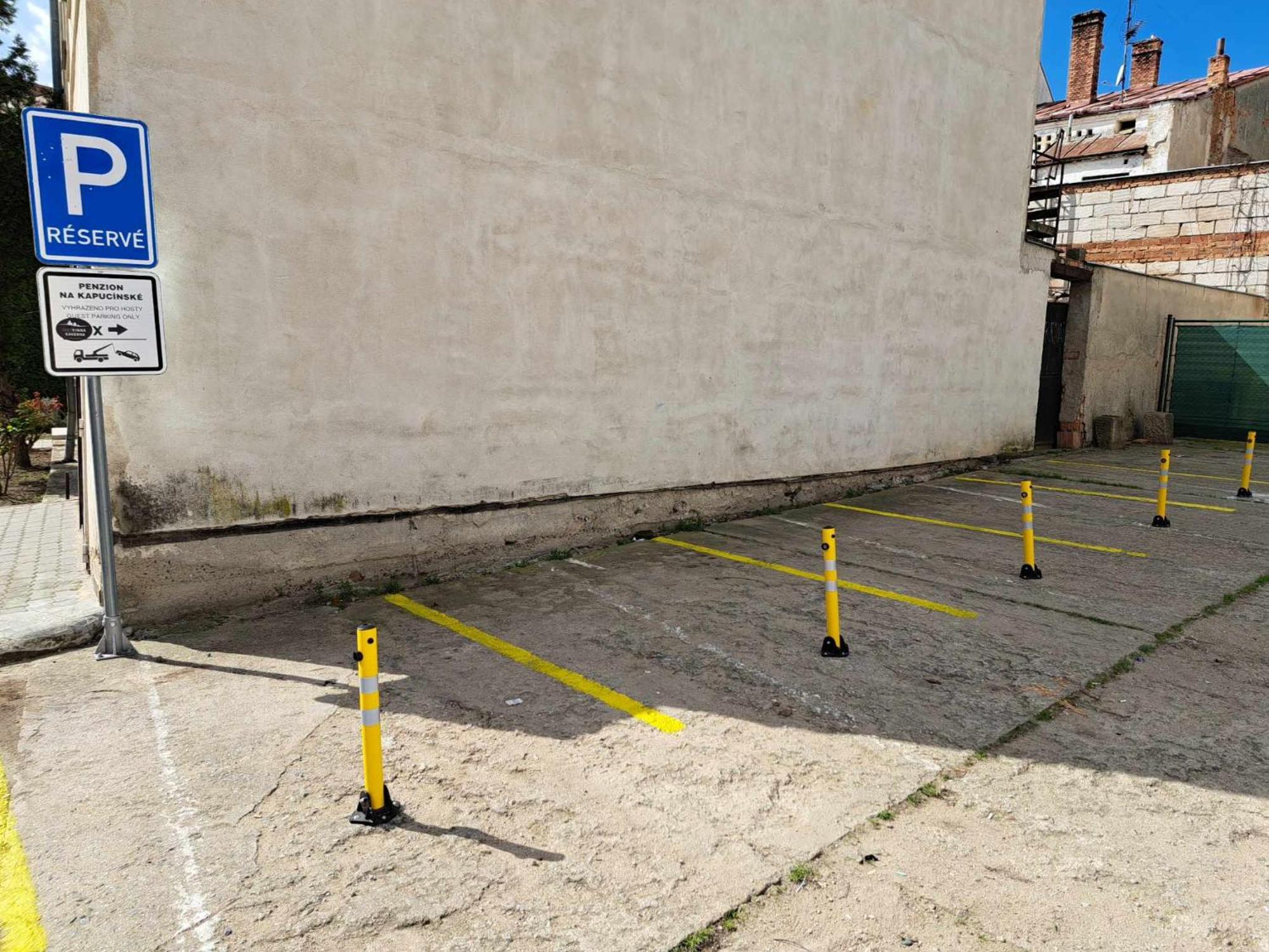 Vinna Kavarna Mikulov Exteriör bild